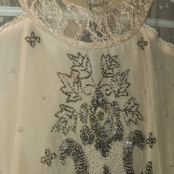 Beautiful hand beaded & lace w/open back dress. - Picture 8 of 17